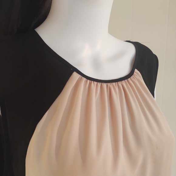 Jones NY Sleeveless Draped Loose Fit Black & Beige Top - Picture 3 of 5